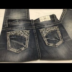 Miss Me Midrise Capri’s Sz 30 Bling Pockets!